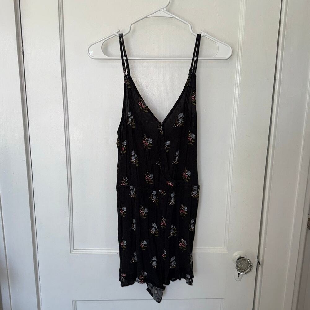 American Eagle Strappy Floral Romper Black size M